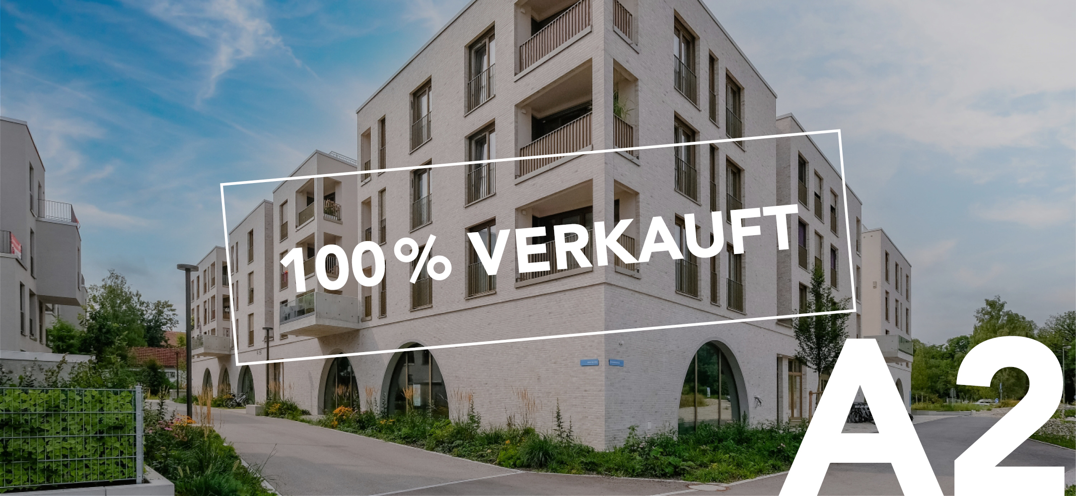 Foto vom Am Papierbogen mit A2 als Schriftzug im Eck und der Info, dass 100 % verkauft ist